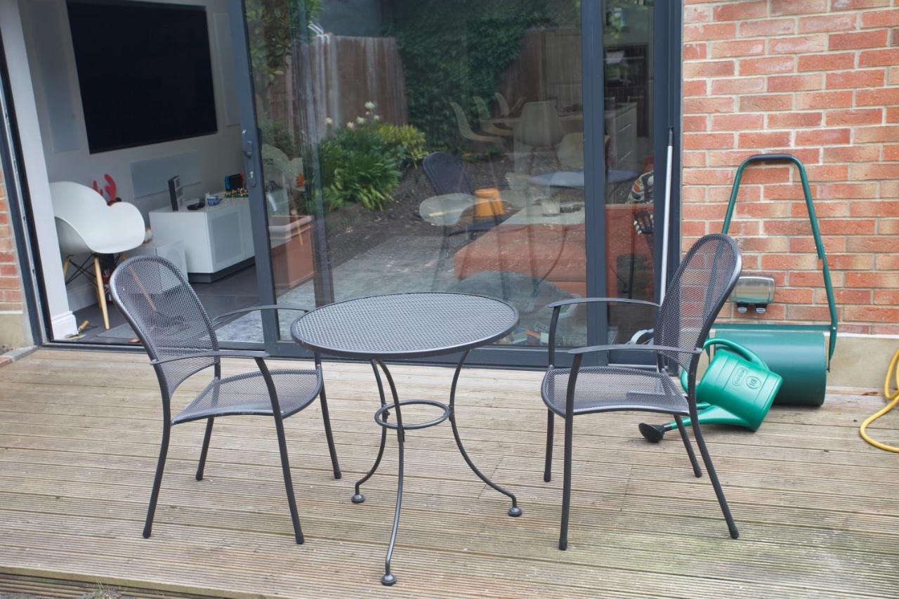 Stunning Nw2 Flat - Great Location! London