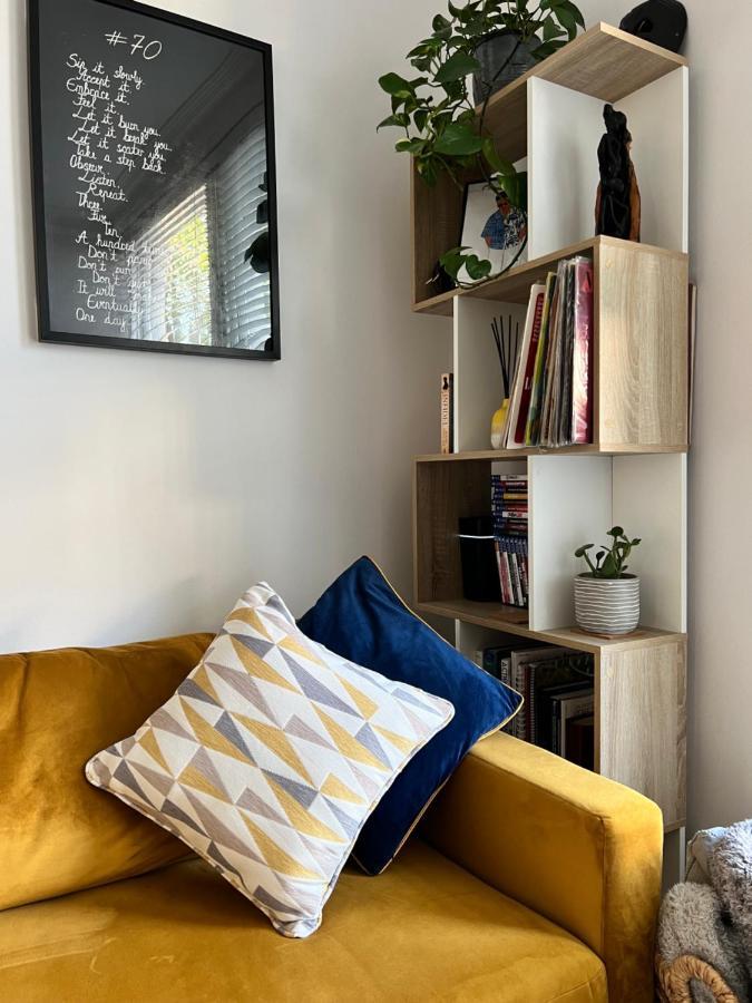 Lägenhet Stylish One-bedroom With Private Patio In Zone 2 *