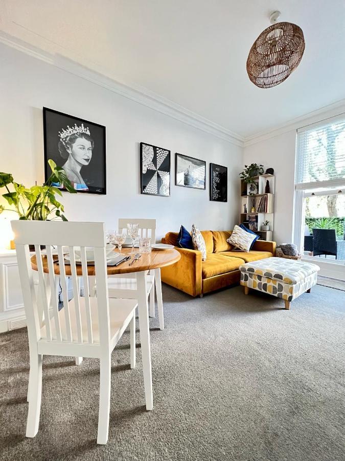 Lägenhet Stylish One-bedroom With Private Patio In Zone 2 *