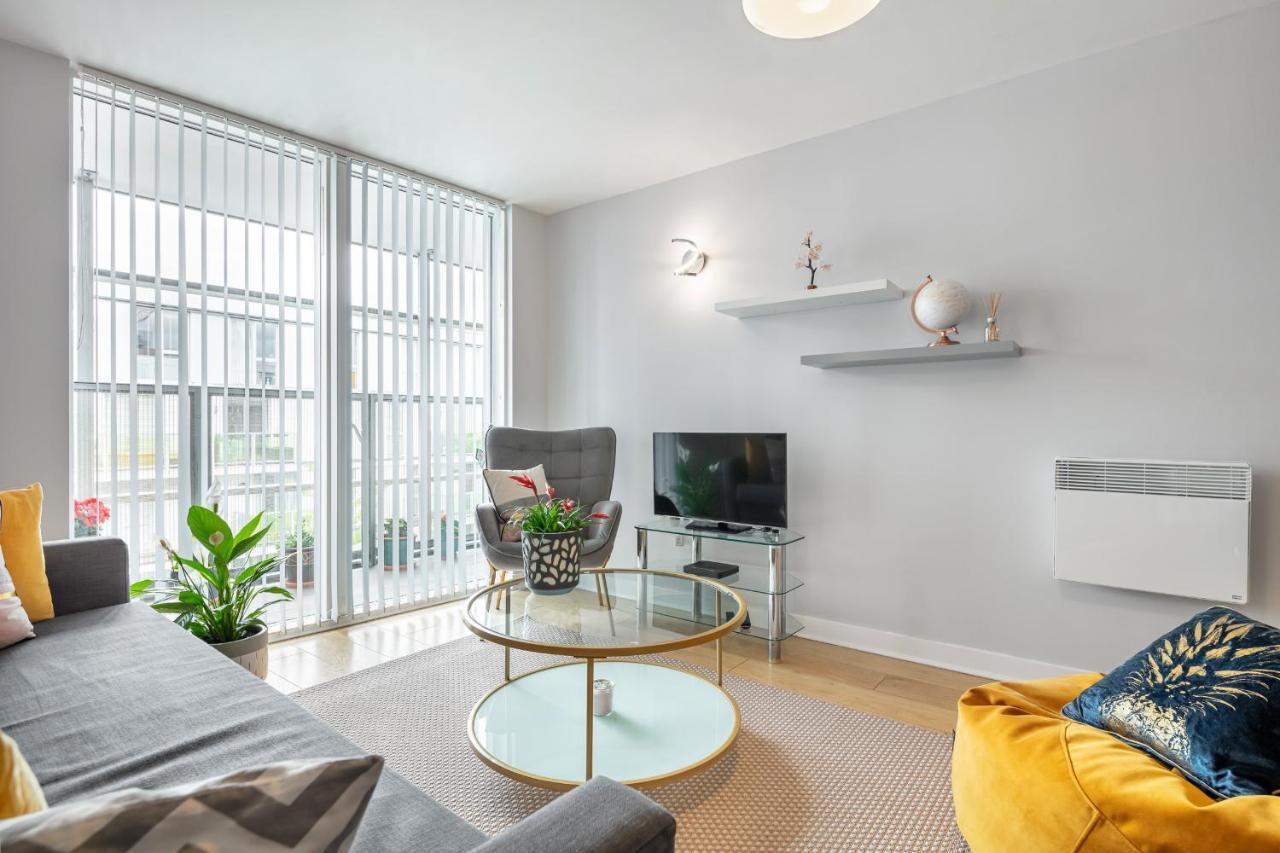 Stunning With Underground Parking! Lejlighed *