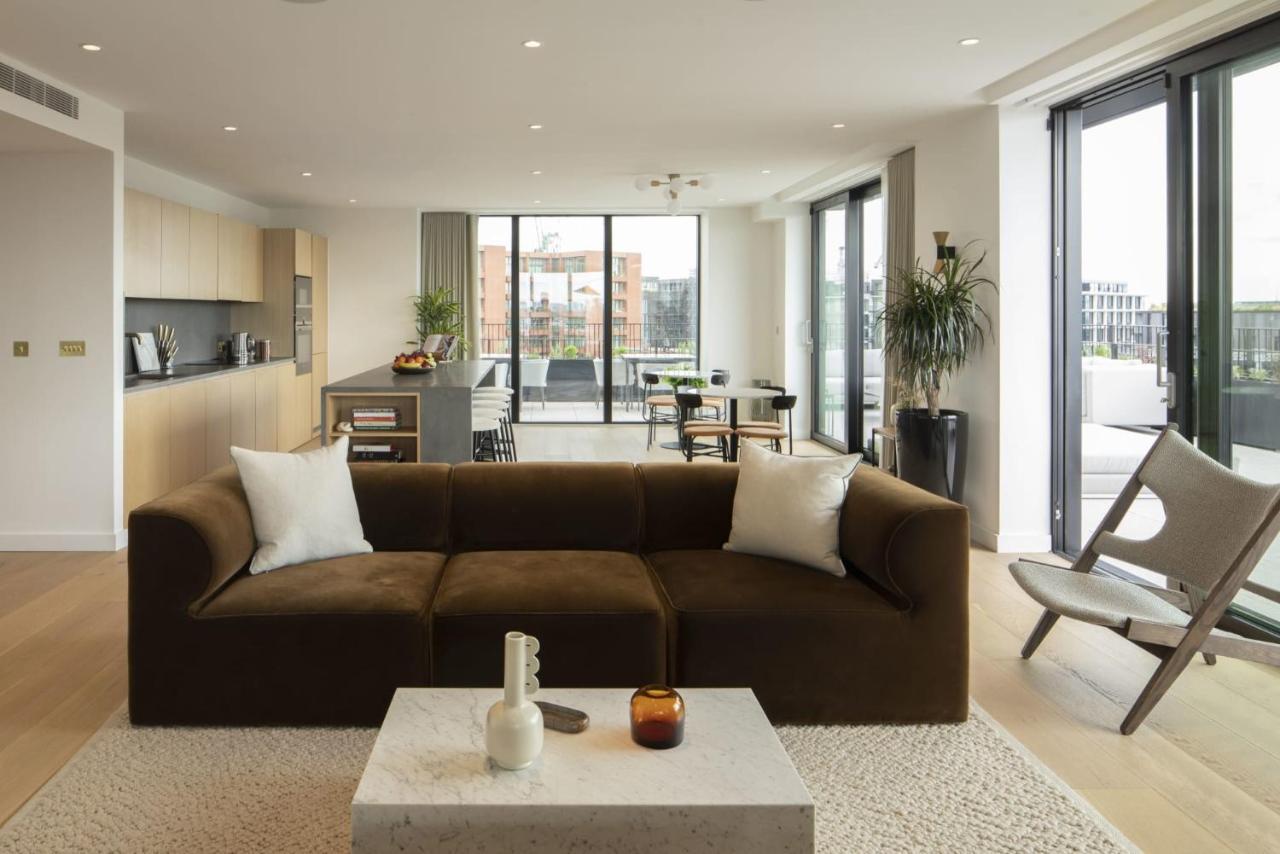 Modern At Enclave Located In Central Londra