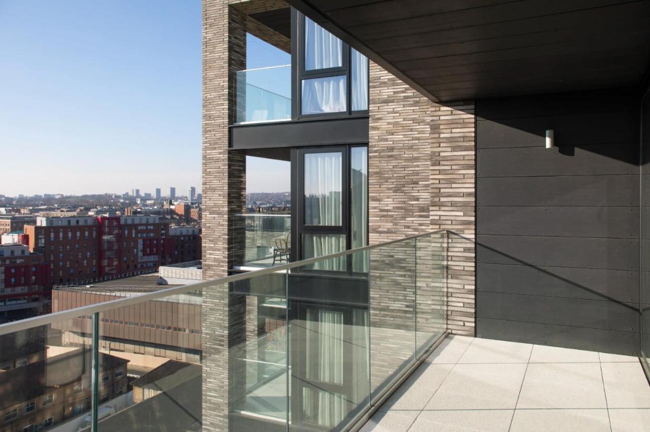 Modern At Enclave Located In Central Londra