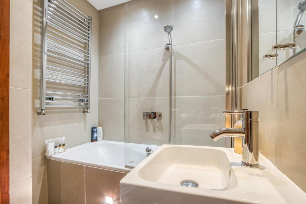 Modern 2 Bedrooms 2bathrooms Behind Nobu Apartment *