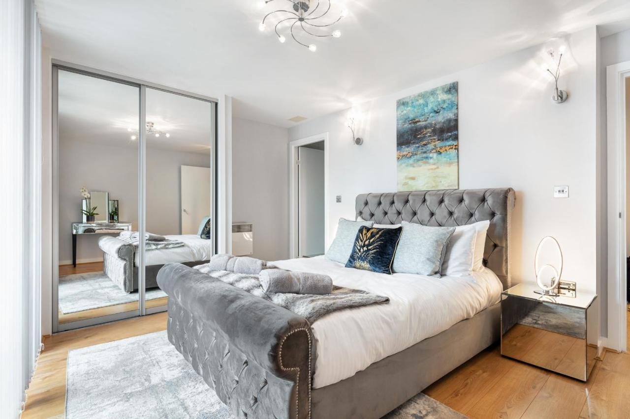 Stunning With Underground Parking! Lejlighed *