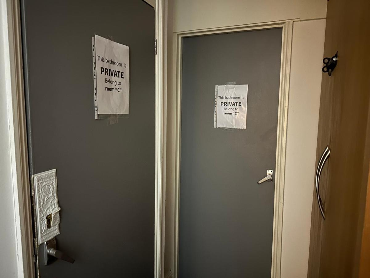Bed & Breakfast 2 Mins To Euston Station, Triple Bedroom With Private Bathroom C Londen