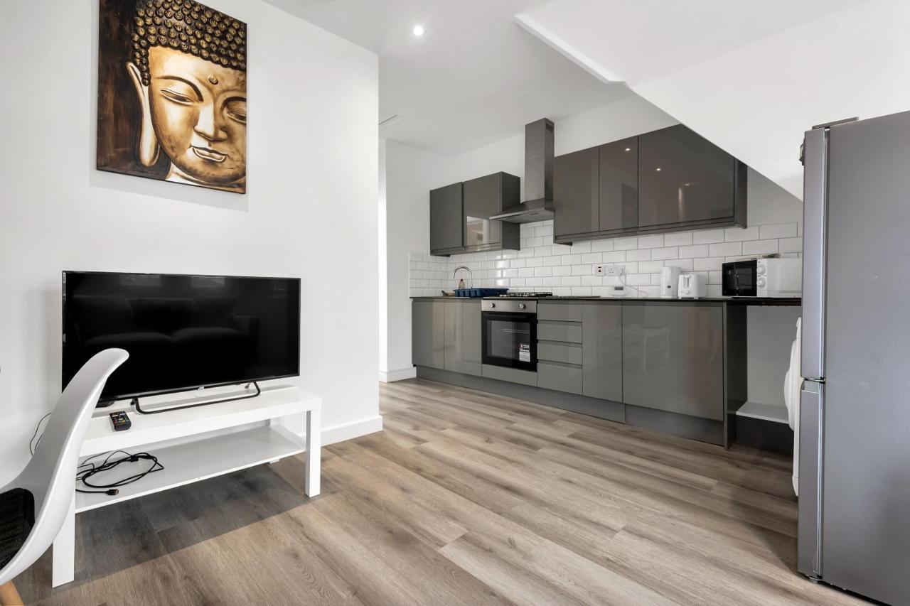 Modern In South West Wandsworth London
