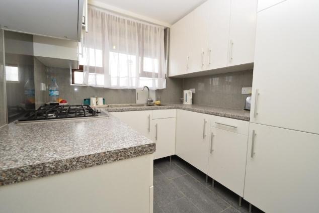 Large With Balcony Overlooking Guest house London
