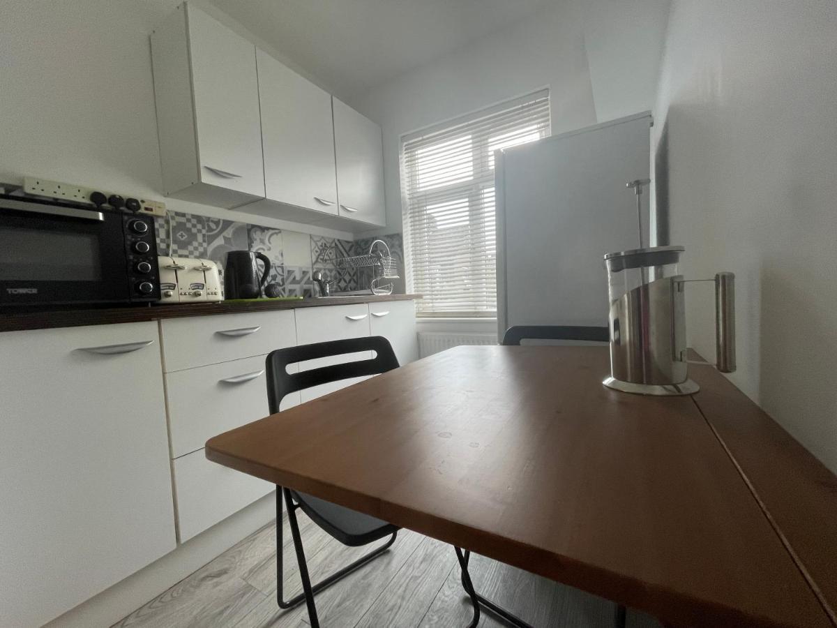 Entire House Floor Perfect For Couples & Freelancers - Available For Single Too Gasthof *