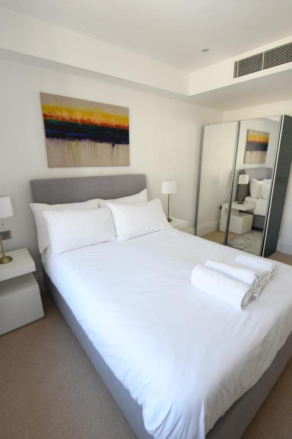 Oxford Street Luxurious 3 Bedroom Apartment London