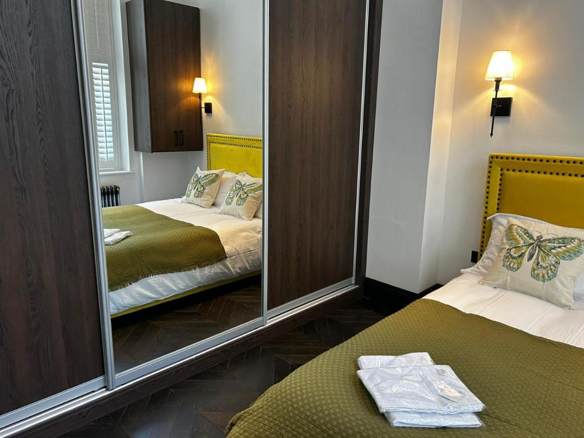 Earl's Court Luxe