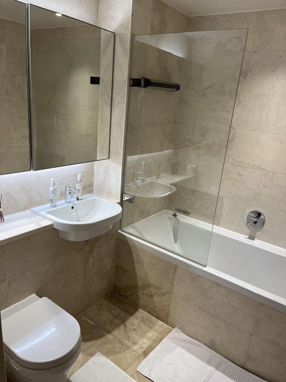 Appartamento Beautiful 2 Bed Flat In Finchley Road, Camden Londra