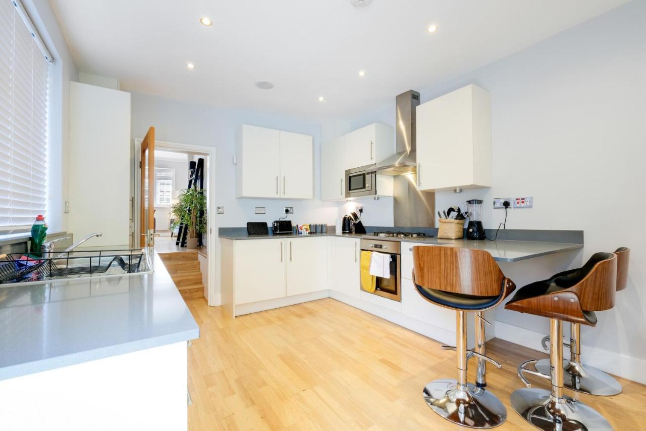 Holiday home Luxury 3 Bedroom 2 Bathroom House, Fulham By 360stays *