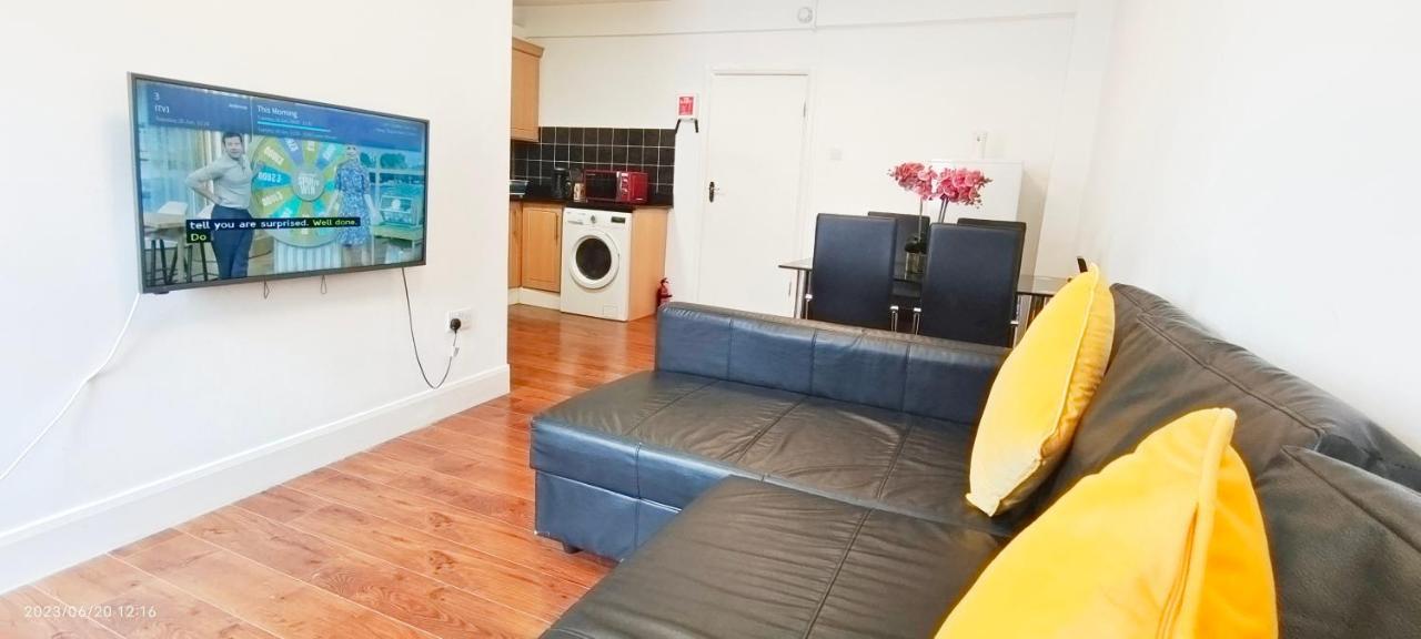 Jupiter, 218 Flat 2 Apartment London