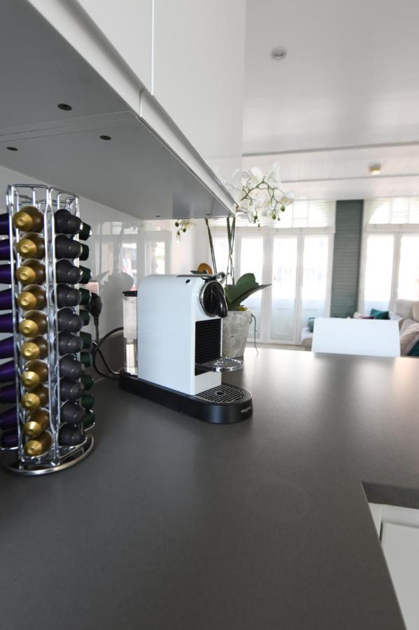 Oxford Street Luxurious 3 Bedroom Apartment *