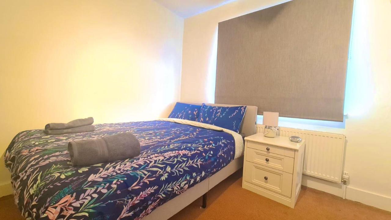 Lovely Private In East Ham Homestay London