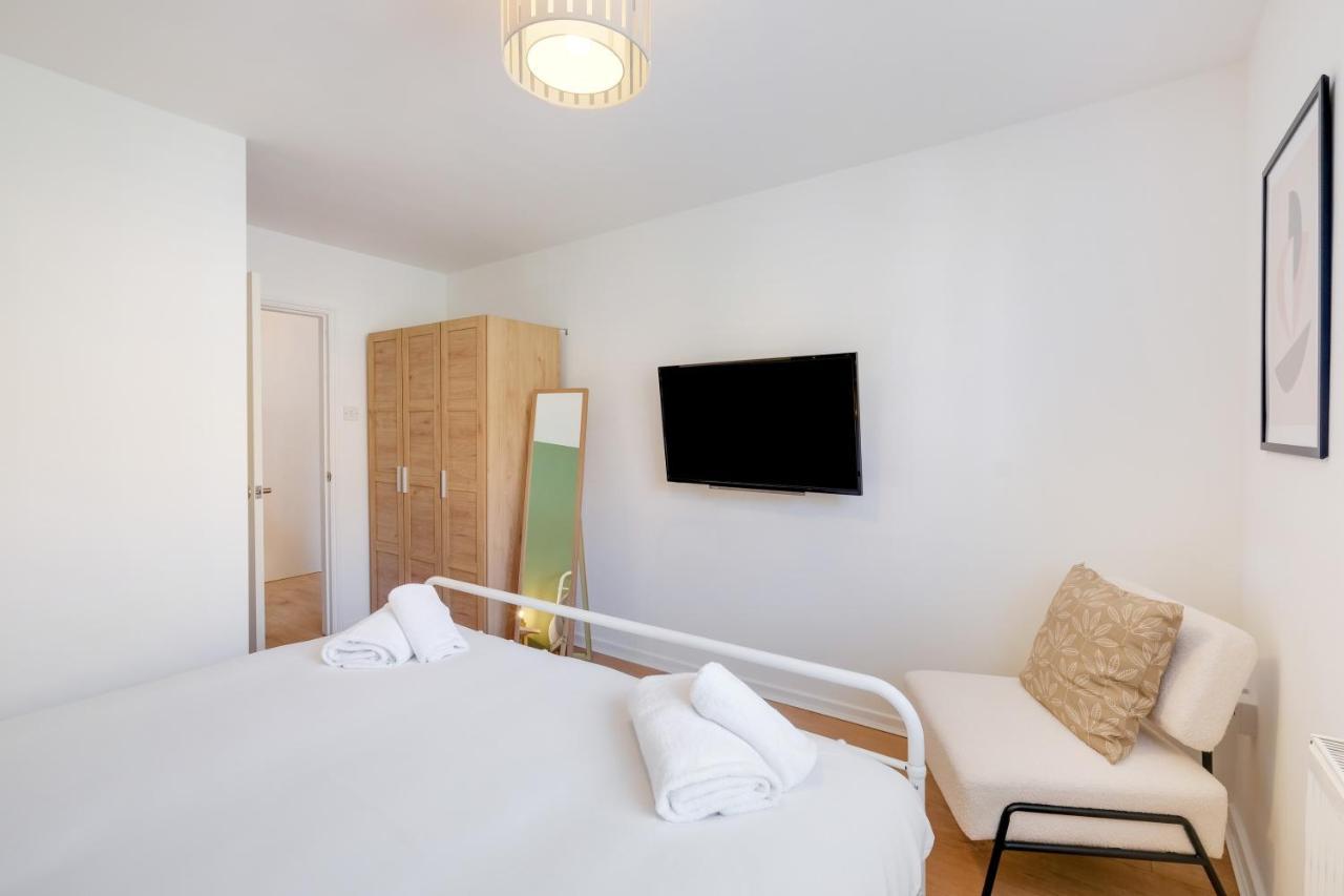 Holiday home Luxury 3 Bedroom 2 Bathroom House, Fulham By 360stays London