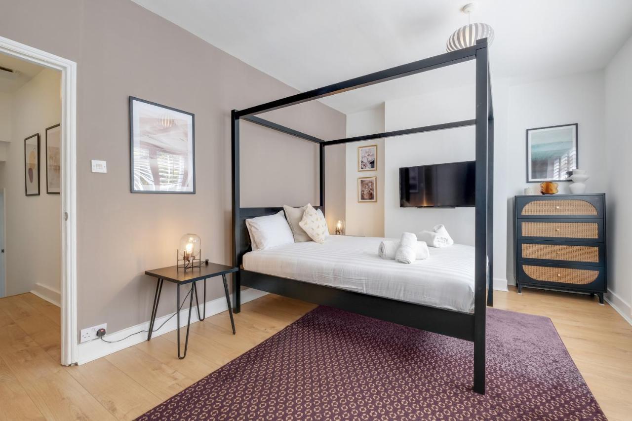 Holiday home Luxury 3 Bedroom 2 Bathroom House, Fulham By 360stays *