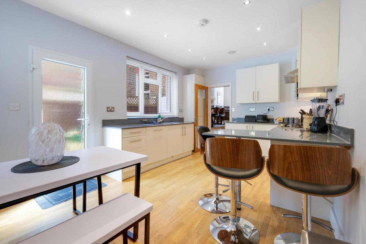 Luxury 3 Bedroom 2 Bathroom House, Fulham By 360stays London