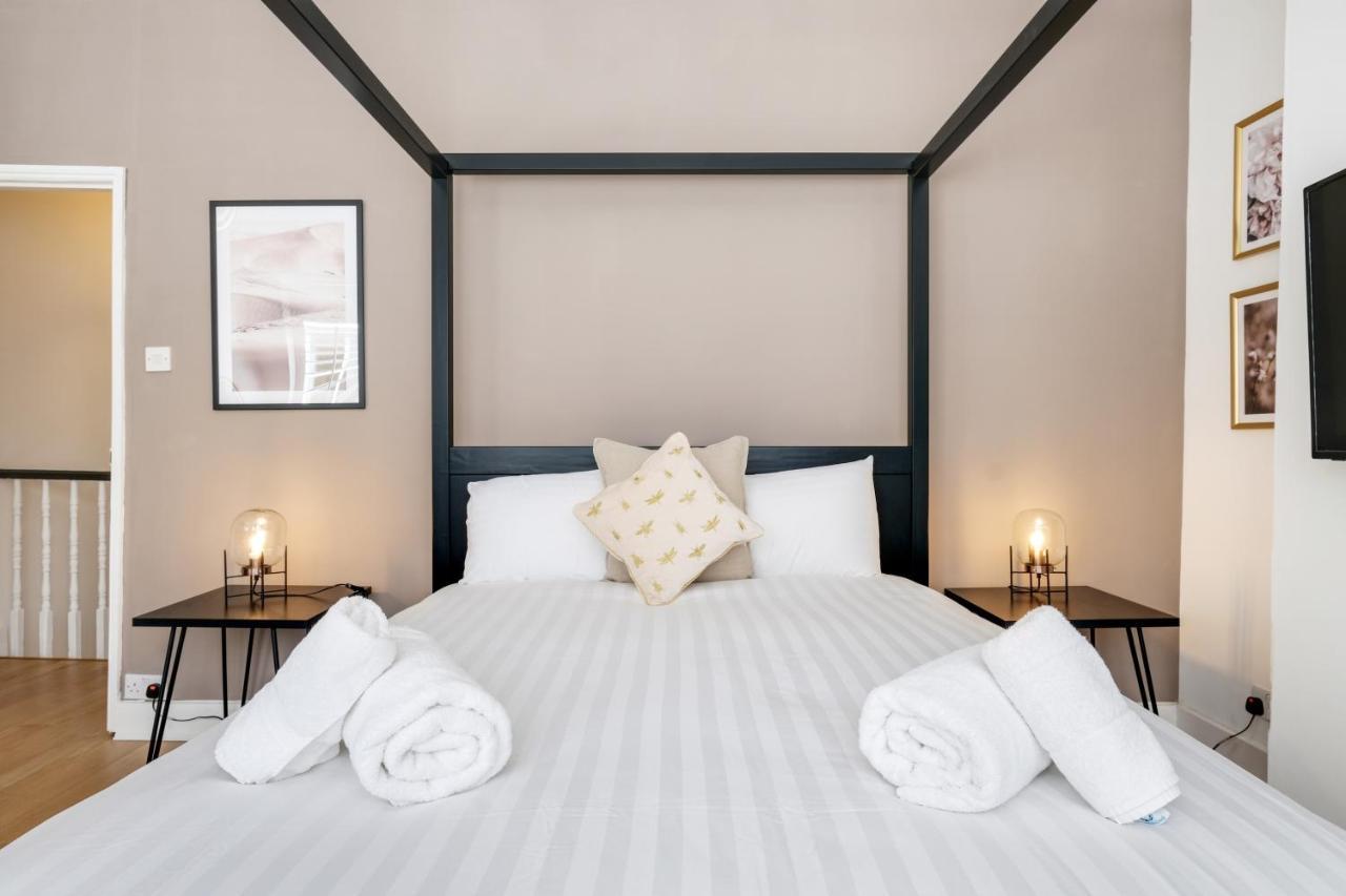Luxury 3 Bedroom 2 Bathroom House, Fulham By 360stays Holiday home