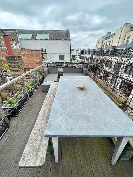 Golborne Road 3 Bedrooms Antique Rooftop Terrace Flat Appartement *