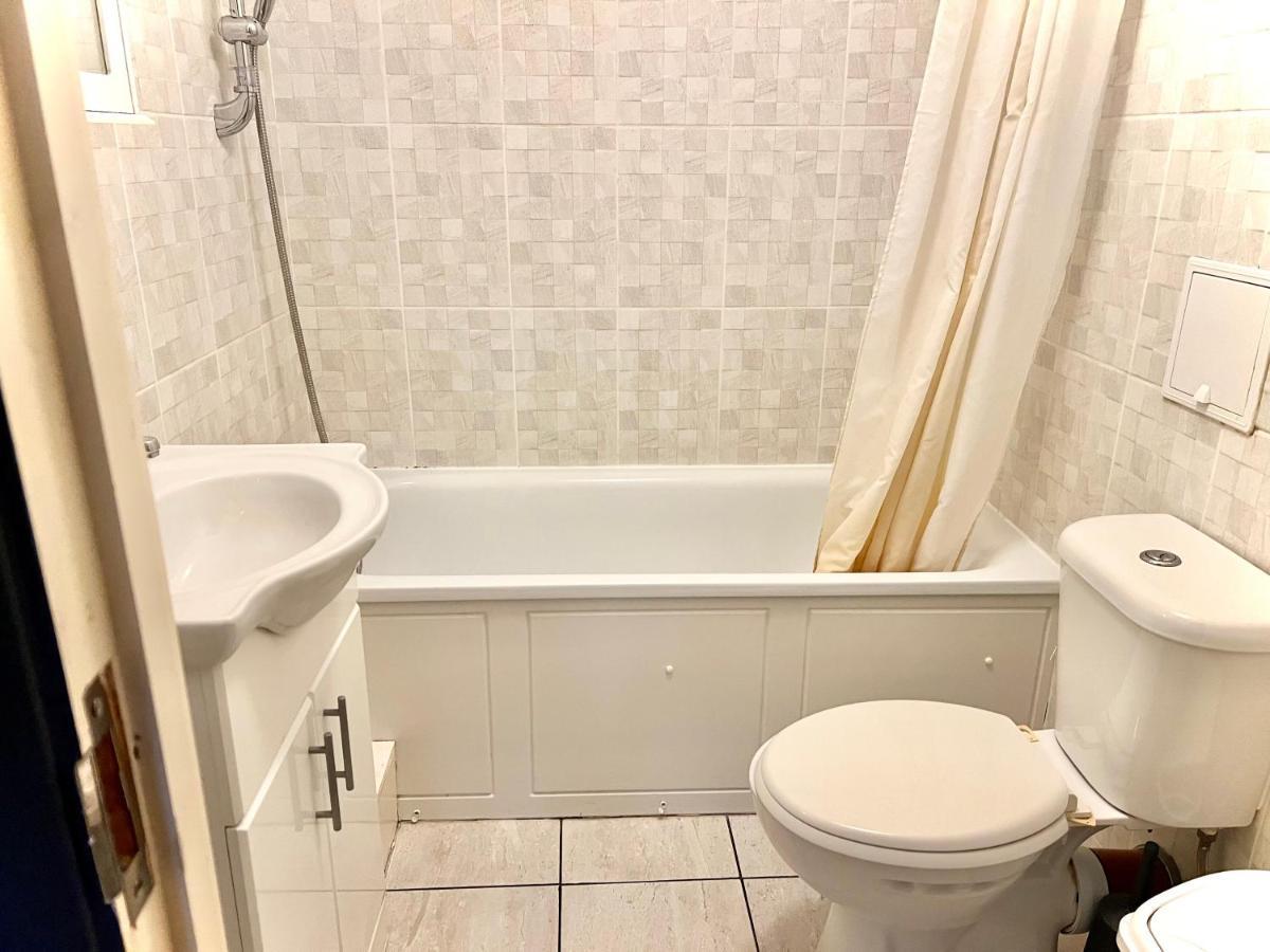White Chapel Holiday 2 Bedroom Londen