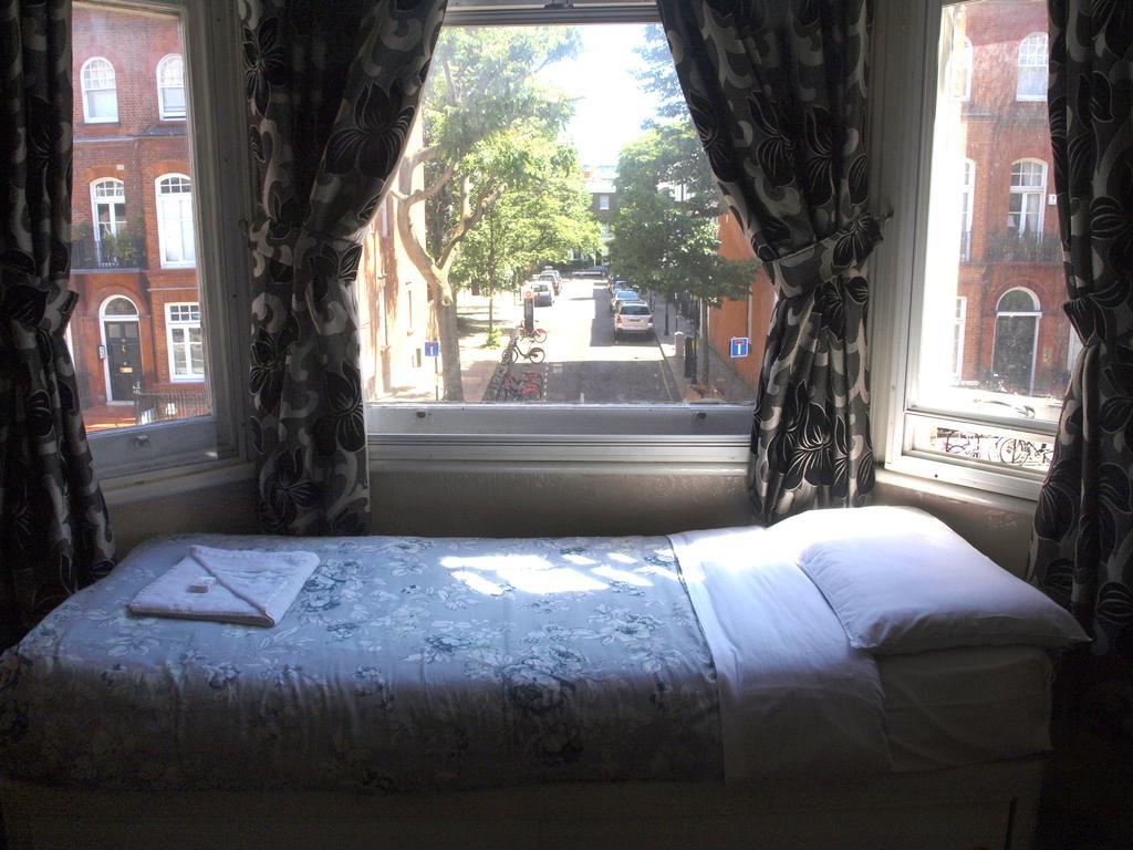 Oakley Hotell London