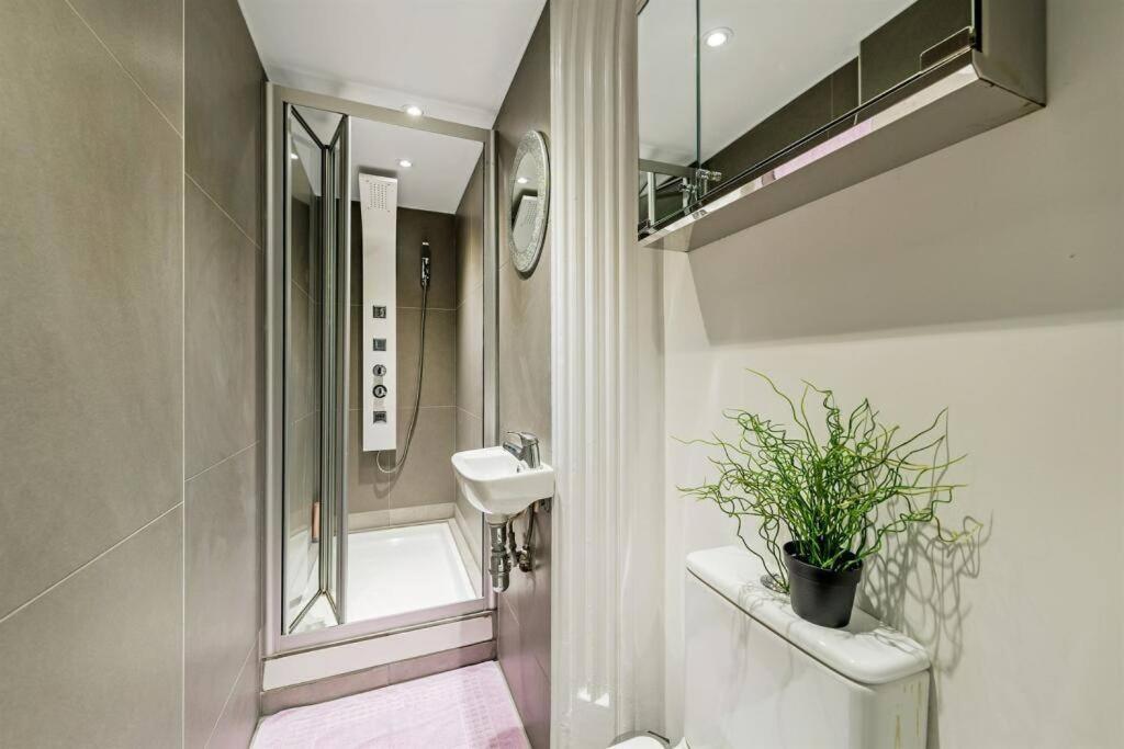 Charm Studio In Notting Hill *