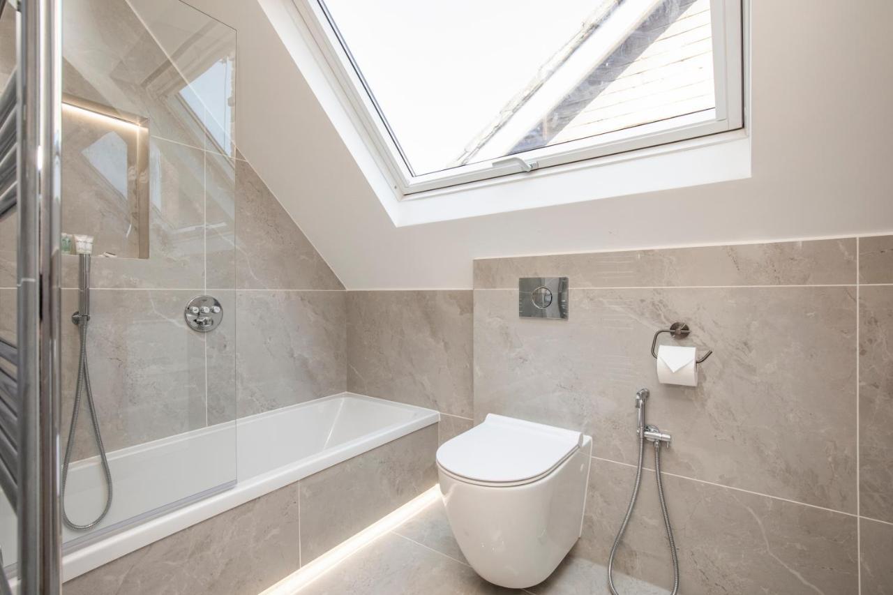 Luxury Spacious Modern New -fully Equipped Apartment *
