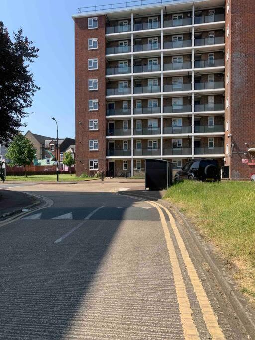 Entire 2 Bedroom Apartment *