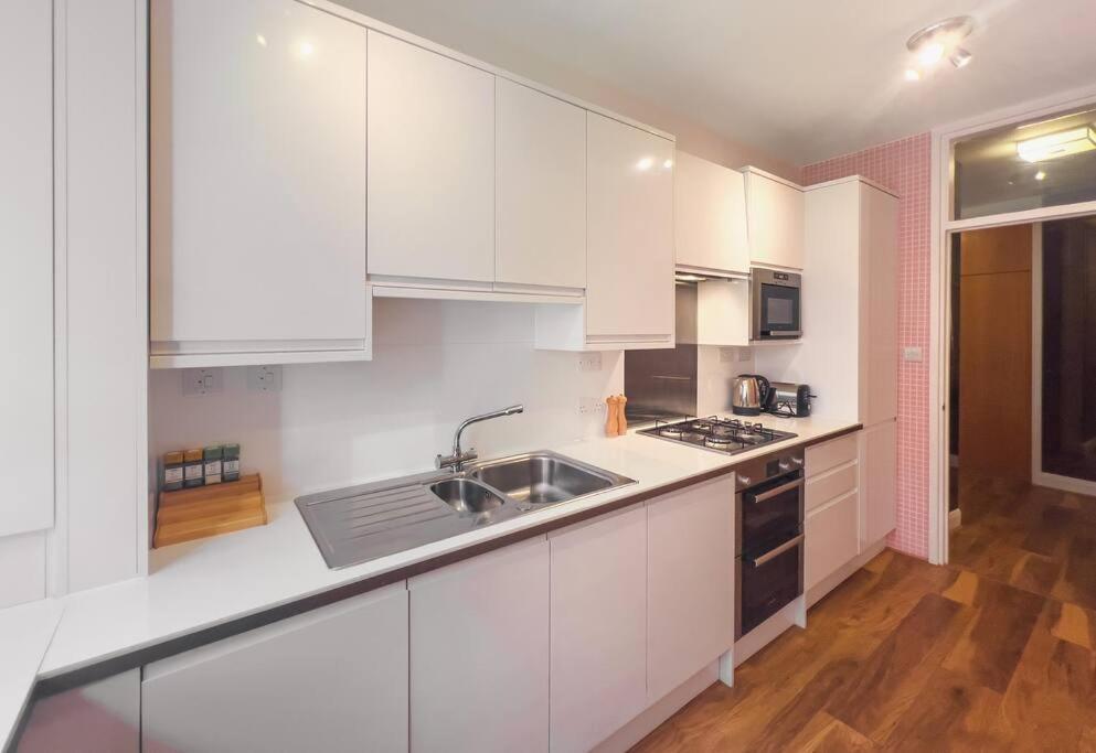 Covent Garden Haven - 2 Bedrooms. 2 Bathrooms Appartamento