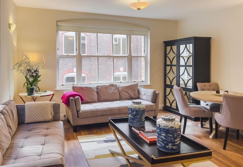 Covent Garden Haven - 2 Bedrooms. 2 Bathrooms *