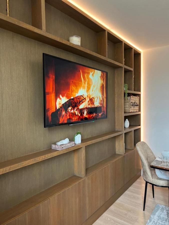 Charming Chelsea Two Bedroom Next To Kings Road! Appartement Londres
