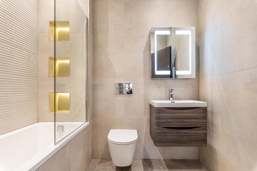 Modern&luxurios 1 Bed Apartment-prime Location. Lägenhet *