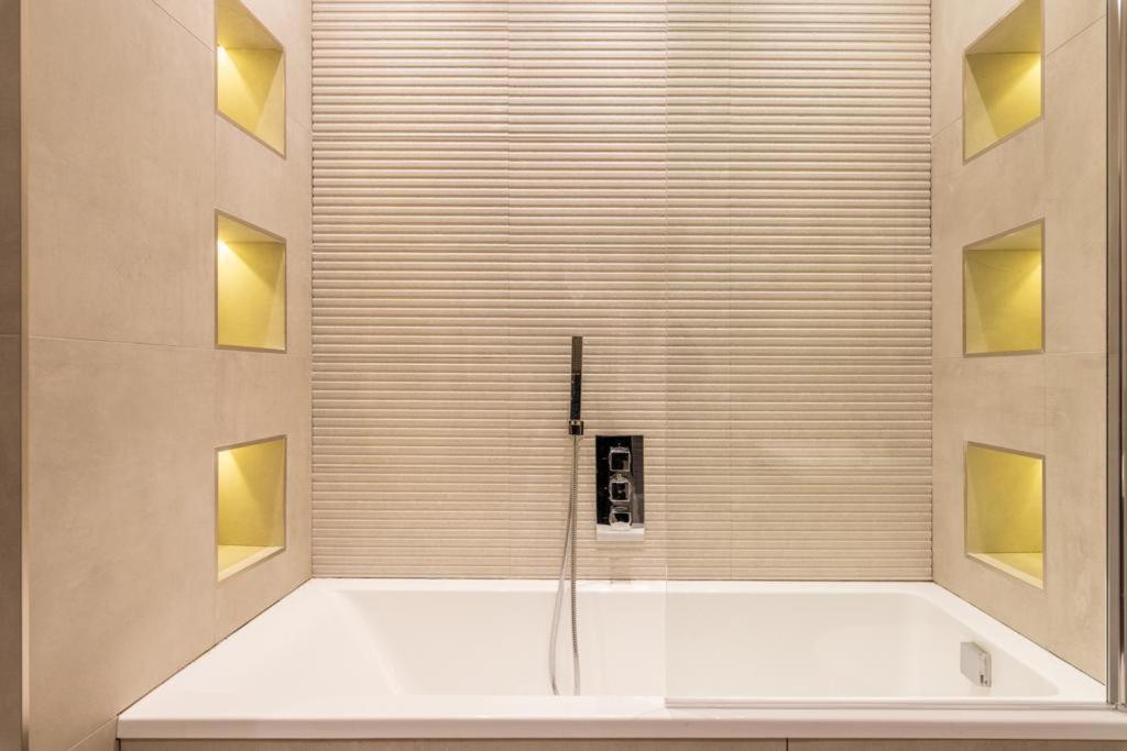 Lägenhet Modern&luxurios 1 Bed Apartment-prime Location.