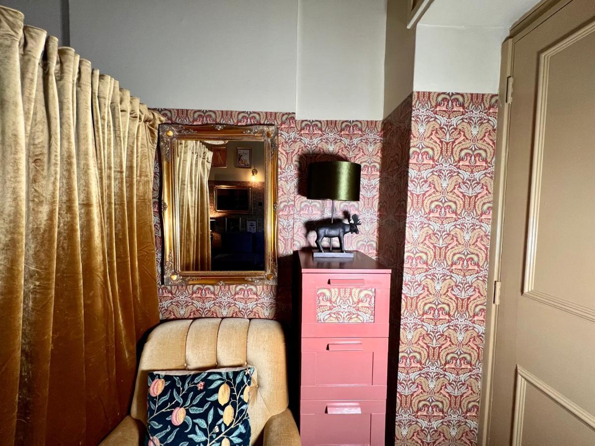 Central Hideout Apartment *