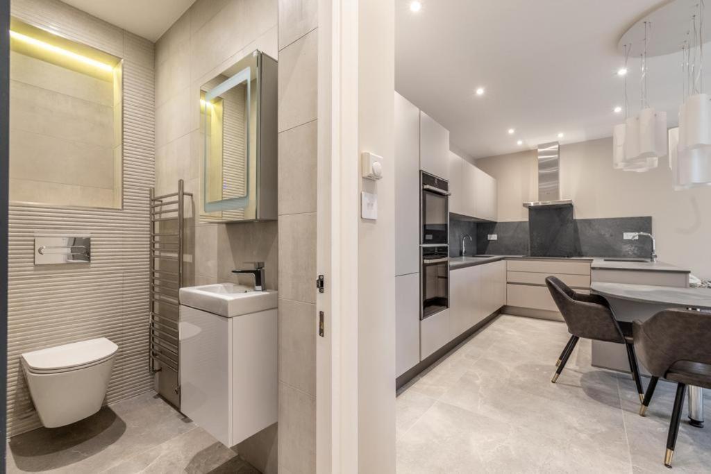 Lägenhet Modern&luxurios 1 Bed Apartment-prime Location. *