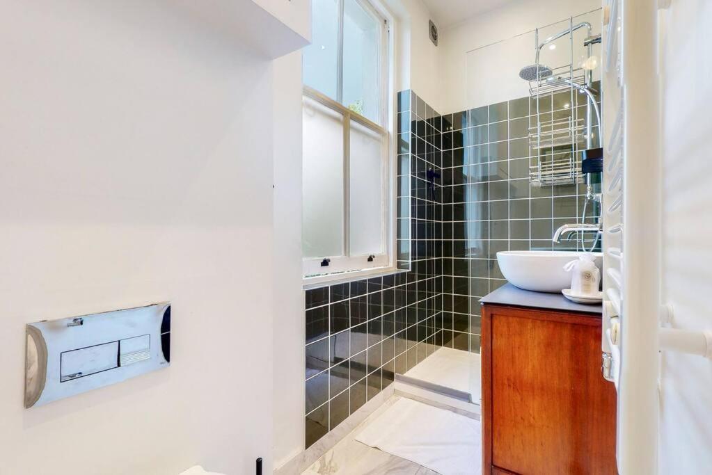 Appartement Beautiful 1 Bedroom In Shepards Bush Londen