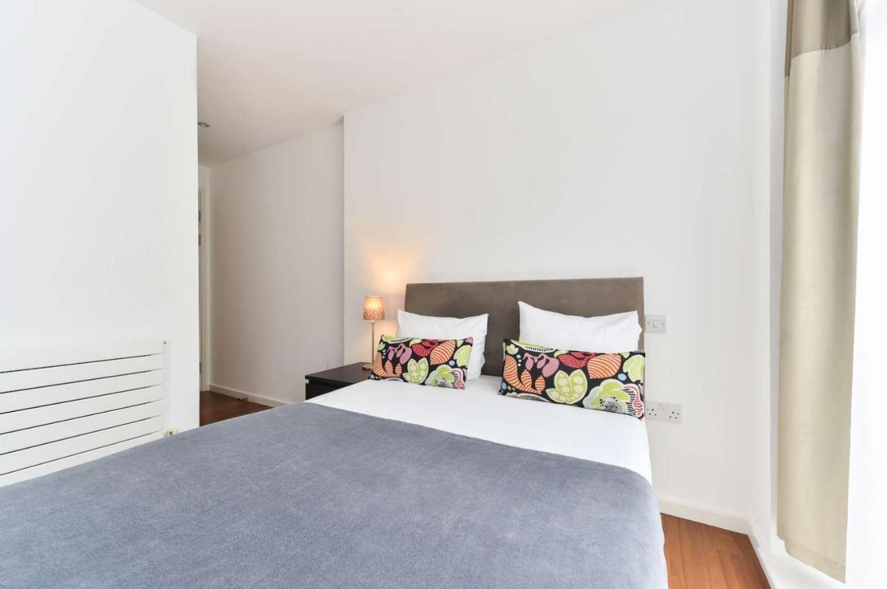Apartment 3-bedroom In London