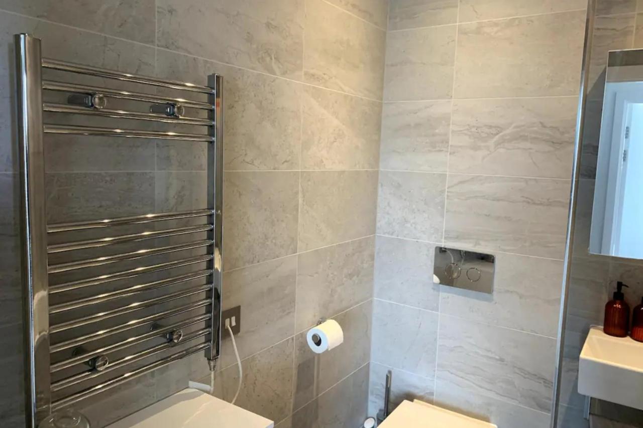 Appartamento Stylish 2bd Flat With Private Balcony - Battersea