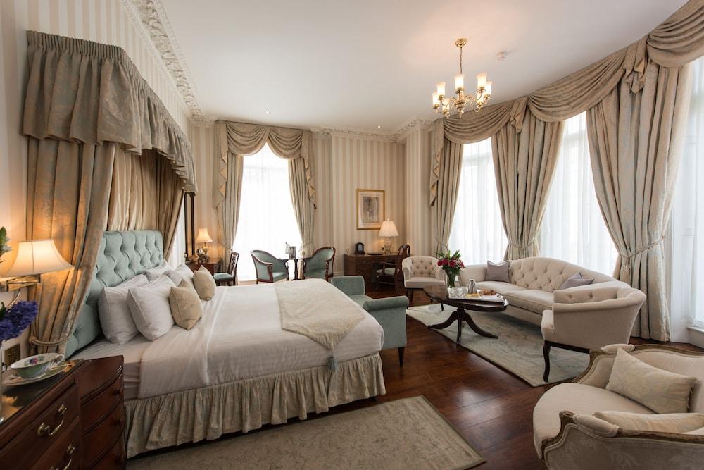 Park International Hotel 4*