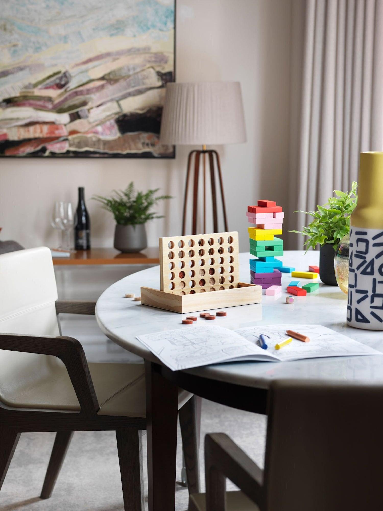 Hotel The Athenaeum & Residences 5*