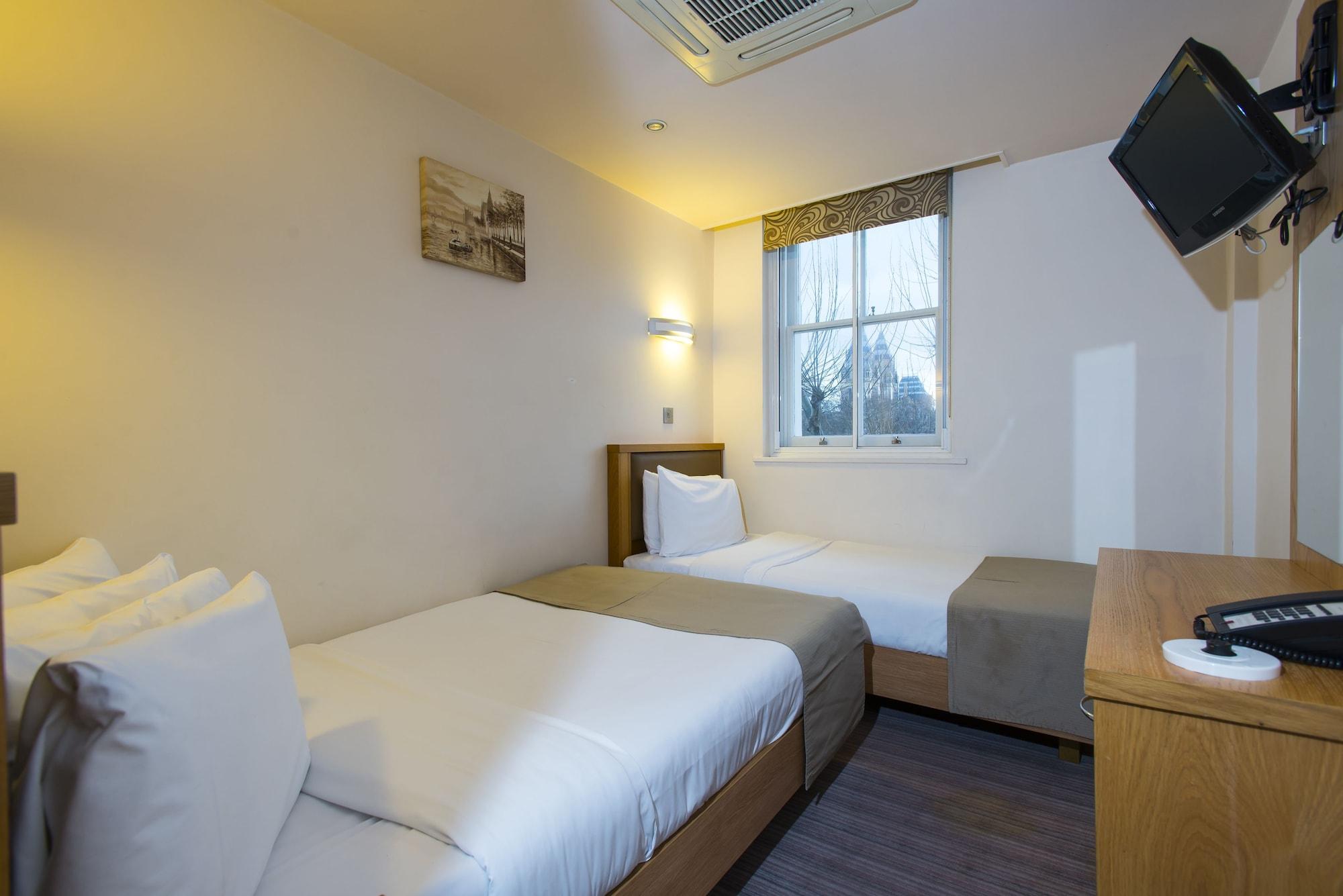 Eden Plaza Hotel