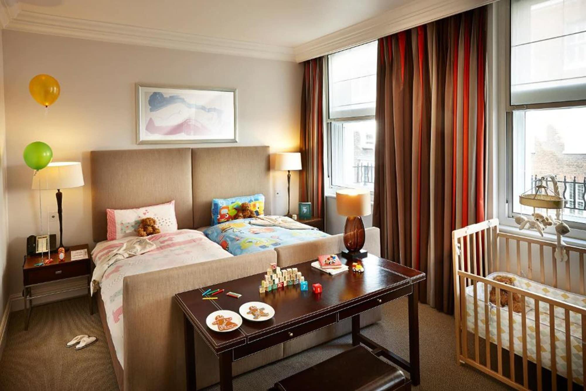 Brown's Hotel, A Rocco Hotell