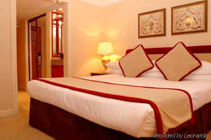Park Lane Mews 4*
