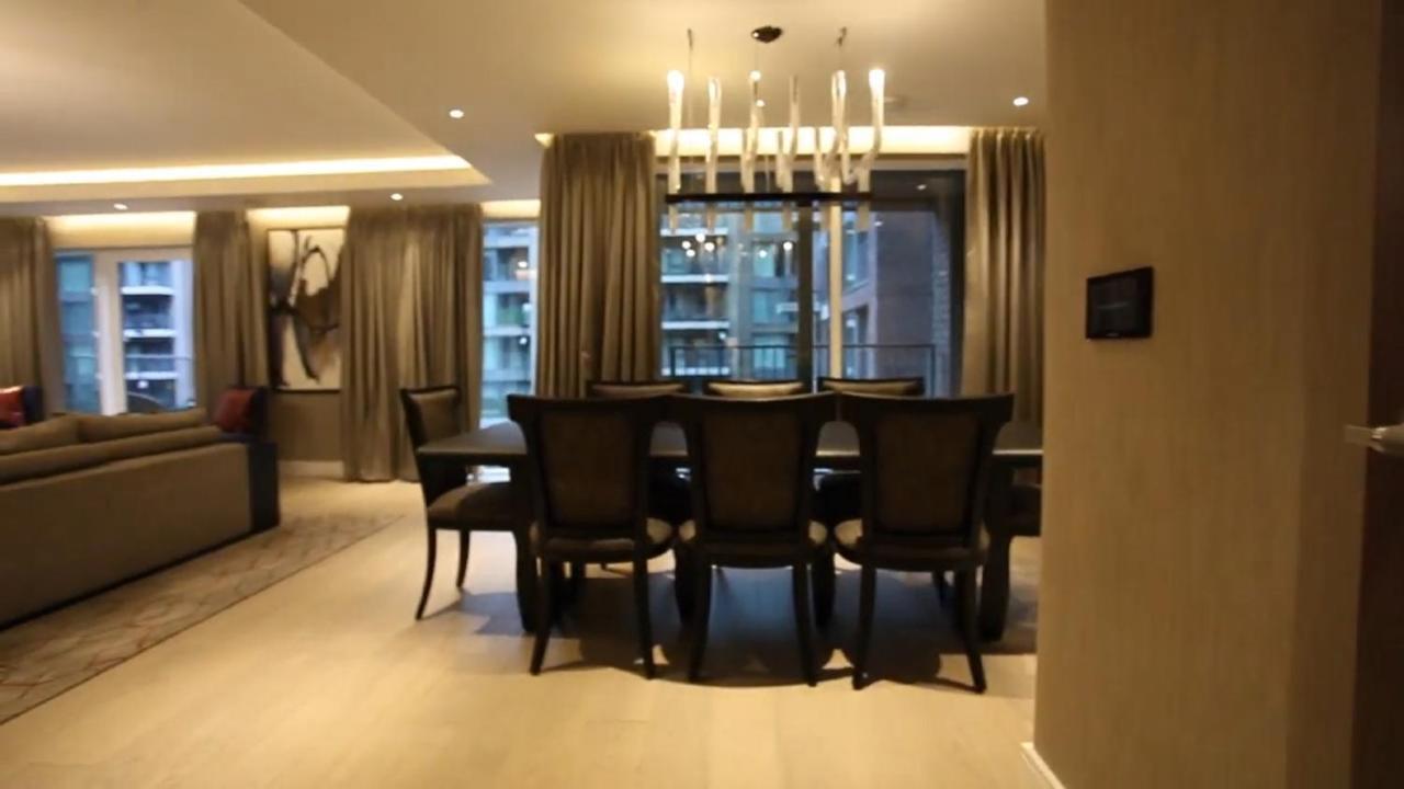Luxurious Three Bedroom Flat In Chelsea Creek Apartment London