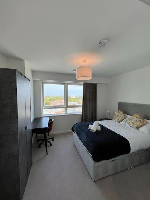 Stylish 2-bed Flat Canning Town Apartment