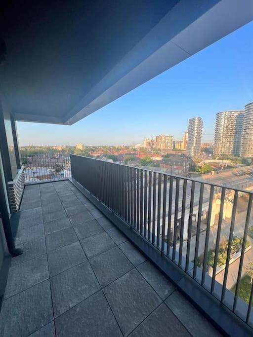 Stylish 2-bed Flat Canning Town *