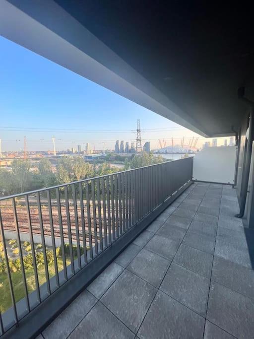 Apartment Stylish 2-bed Flat Canning Town *
