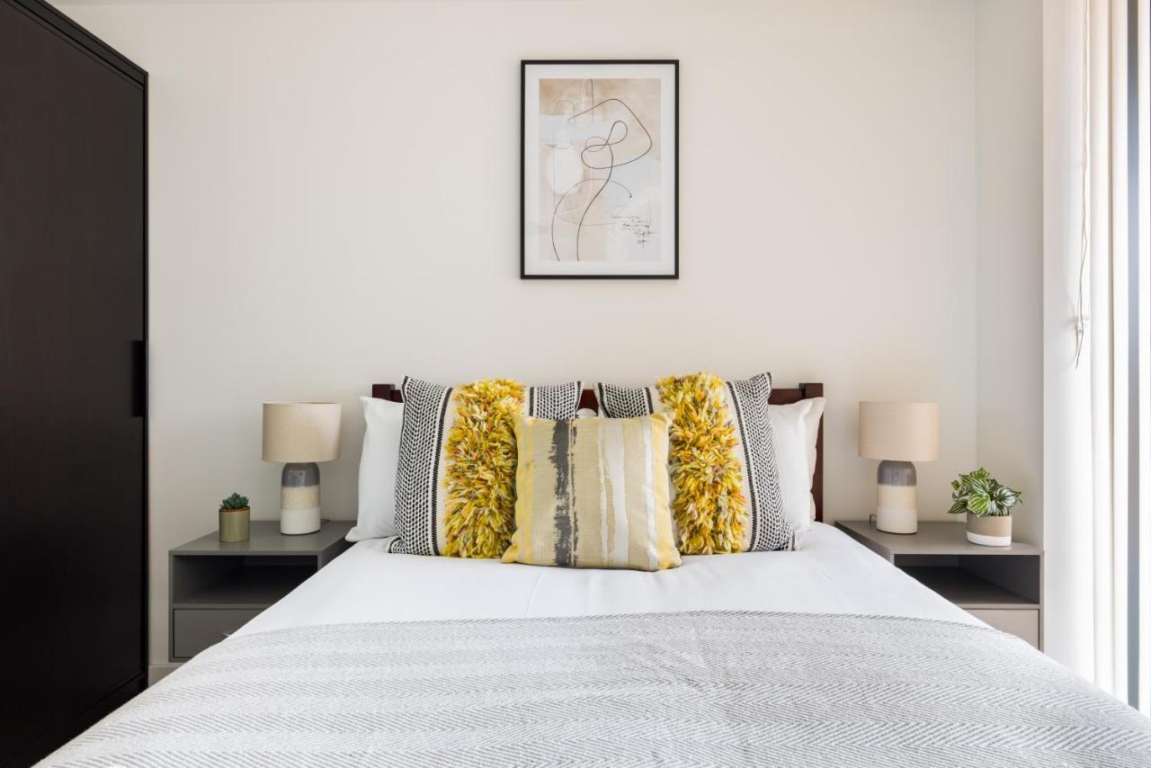 Apartment The Park Royal Collection London