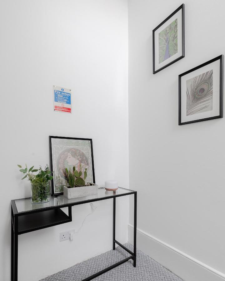 Charming 1-bed Flat In The Heart Of Primrose Hill Lägenhet London